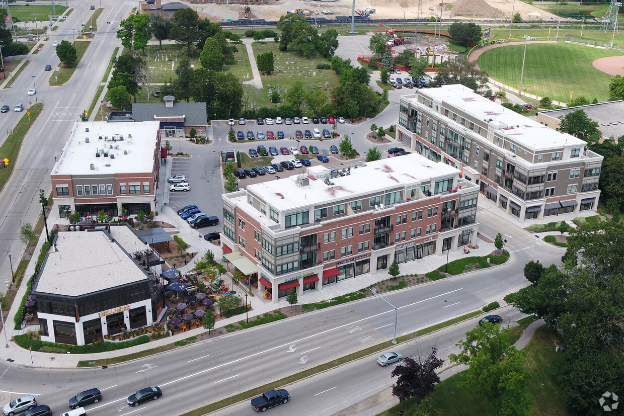 encore-living-at-mequon-town-center-mequon-wi-aerial-photo